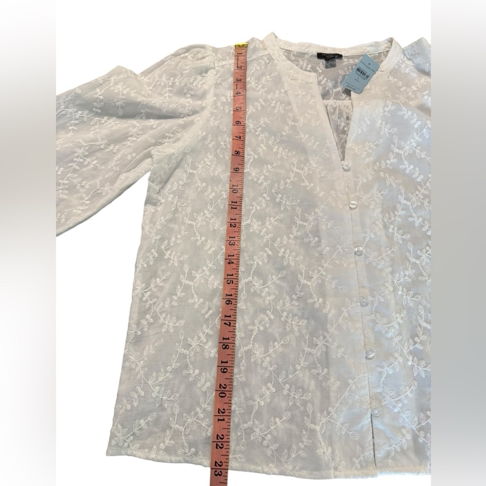 Ann Taylor Cotton Embroidered White V-Neck Button Down Blouse Petite Large - Picture 10 of 12